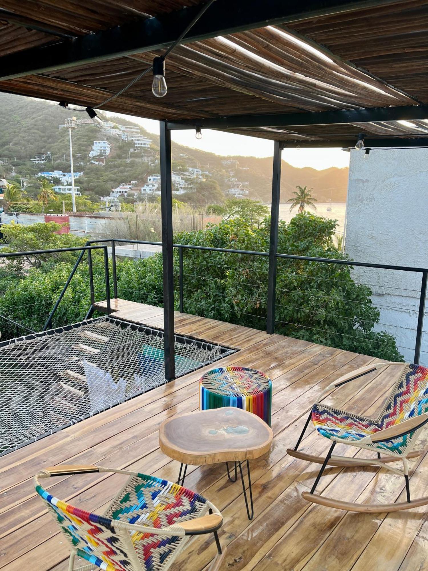 Ocean Lovers Hostel & Apartments タガンガ エクステリア 写真